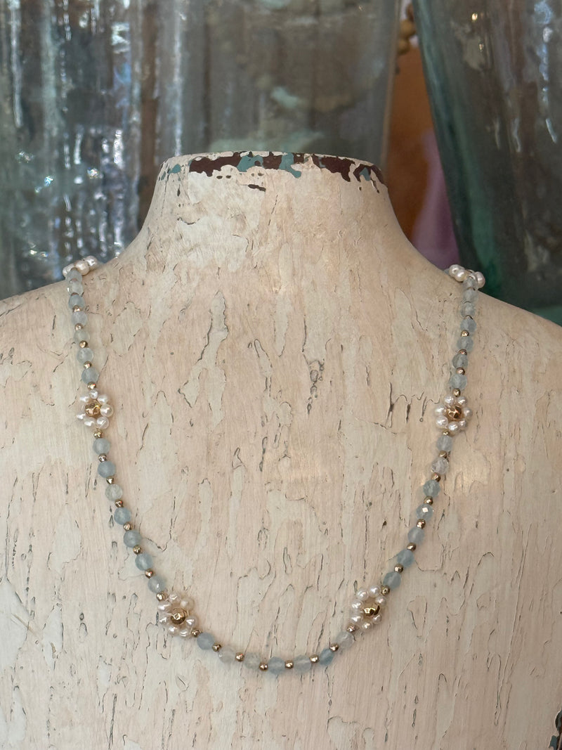 Gemstone Daisy Lei
