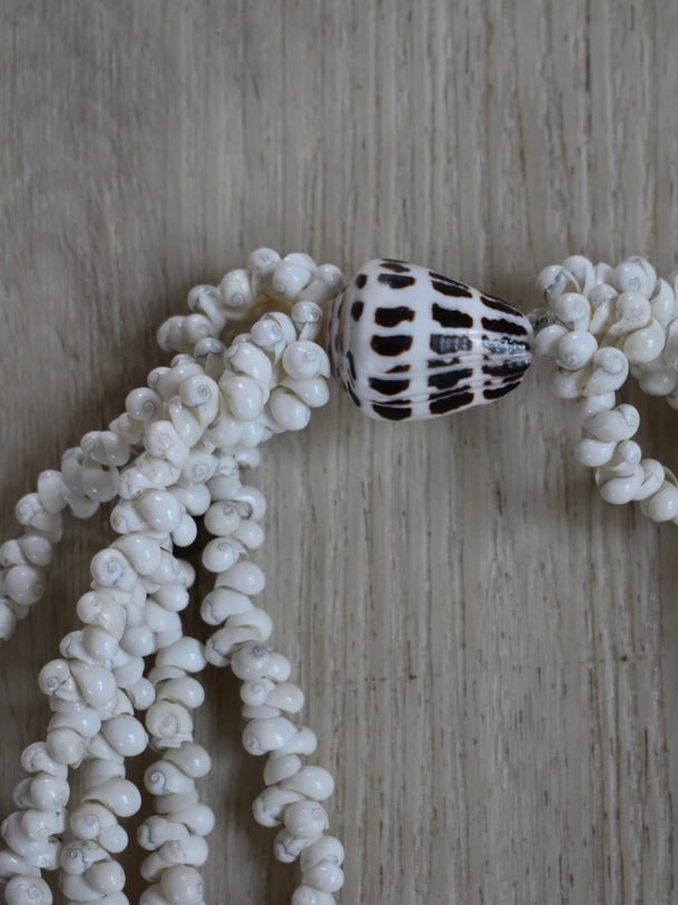 RSH5 Strand Lei with Single Hebrew ShellNecklaces