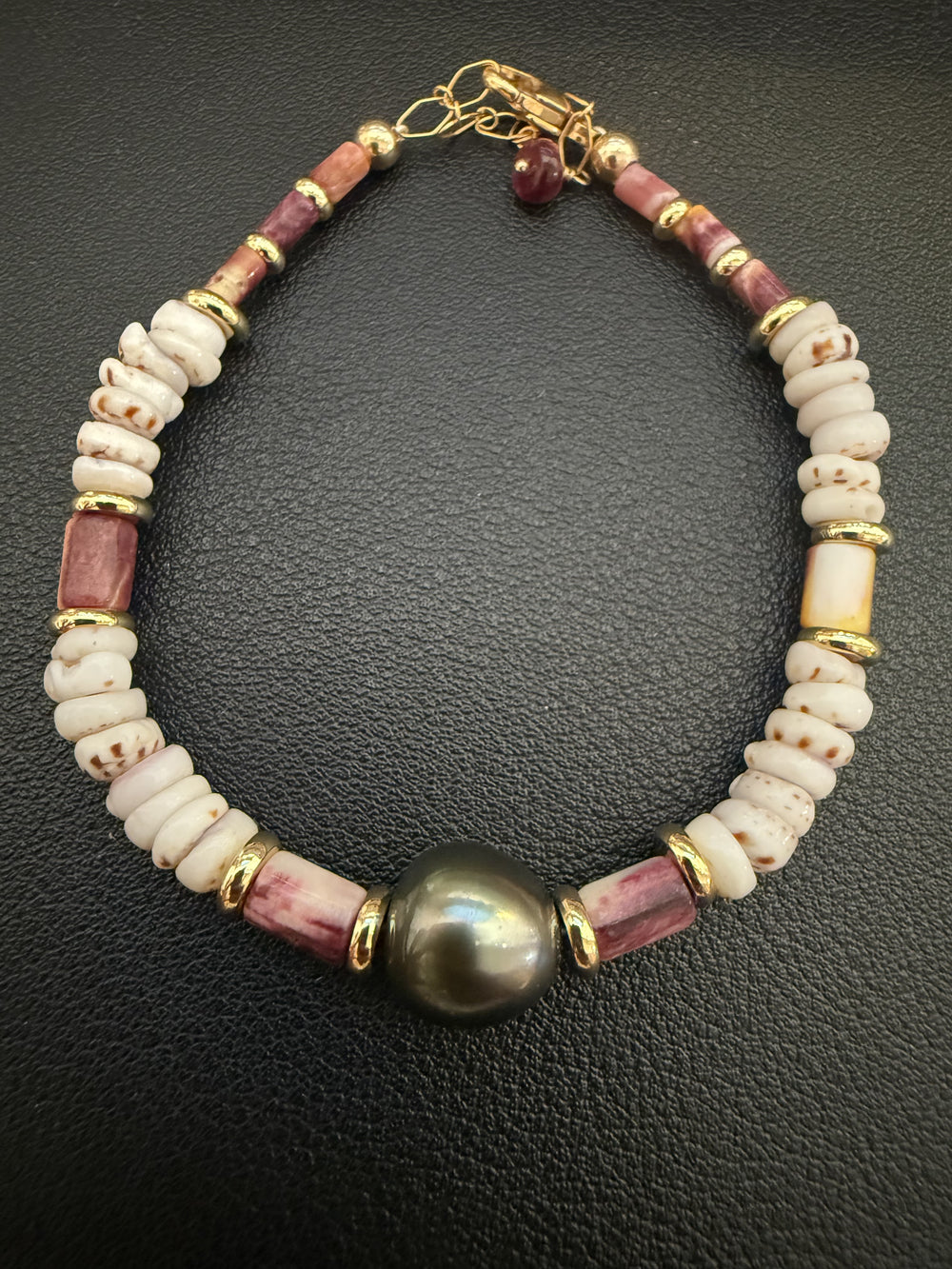 Pukas/Spiny Oyster/Tahitian Pearl