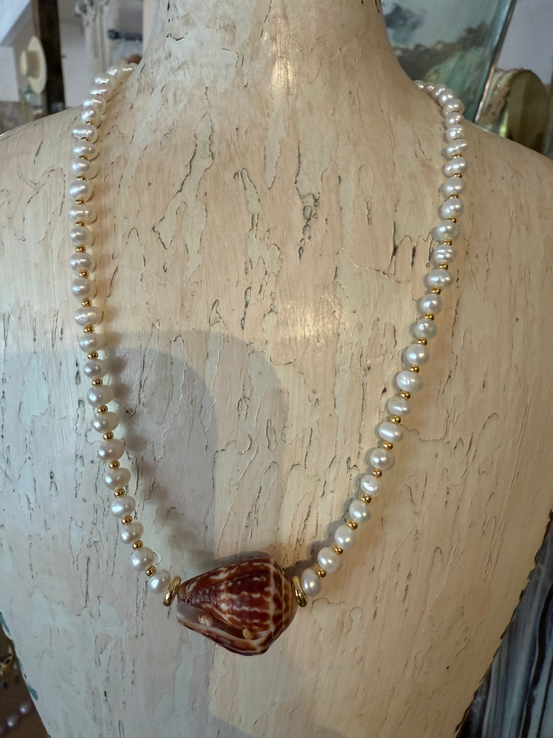 Pearl and Coneshell Necklace