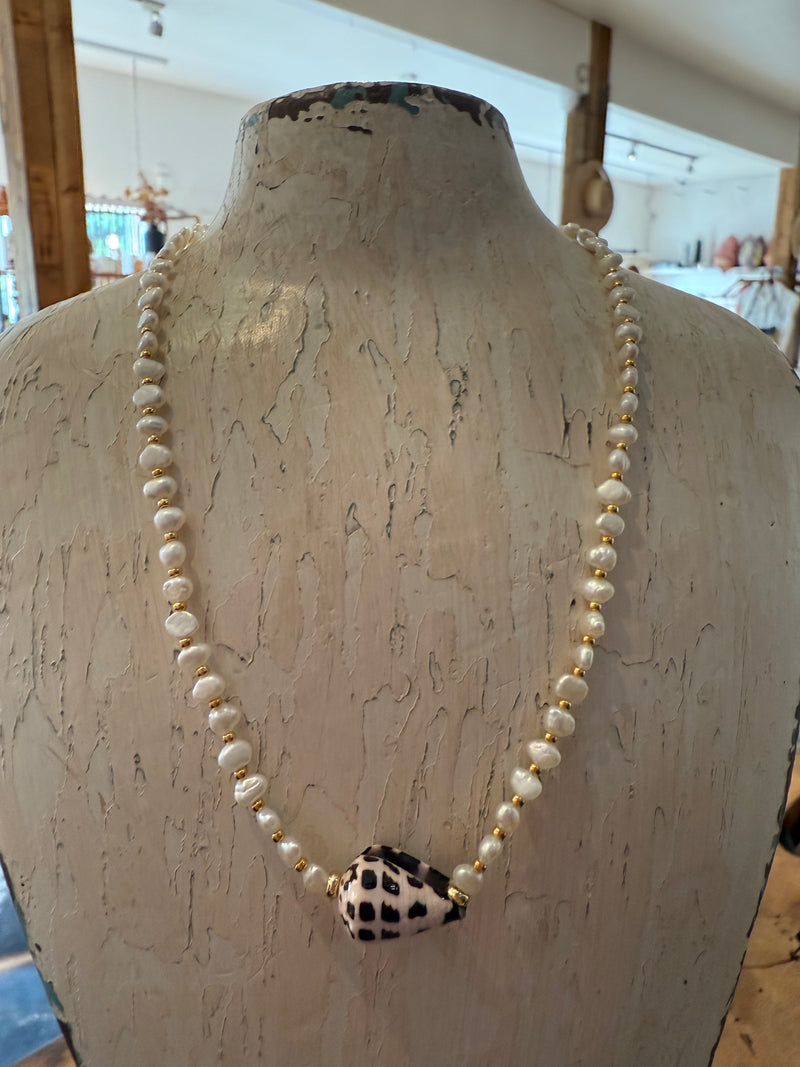 Pearl and Coneshell Necklace