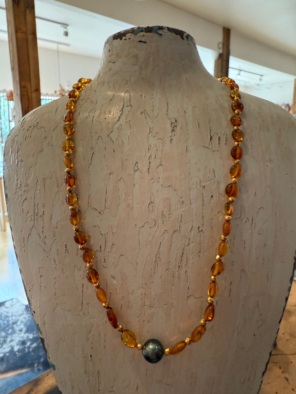 Tahitian Pearl Amber/Pyrite 17-18