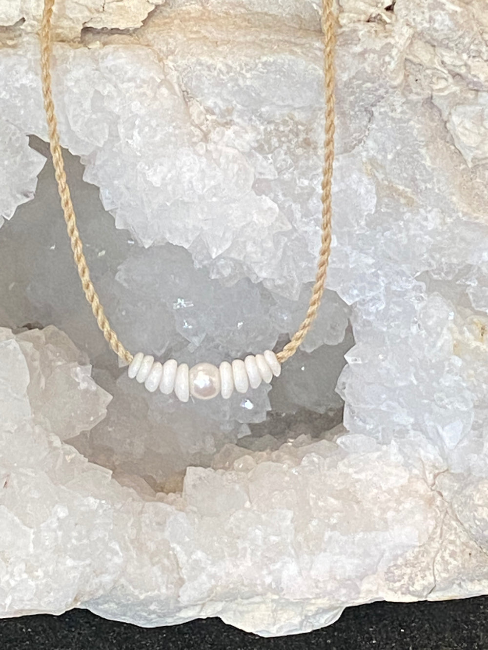 White Pearl / Sand