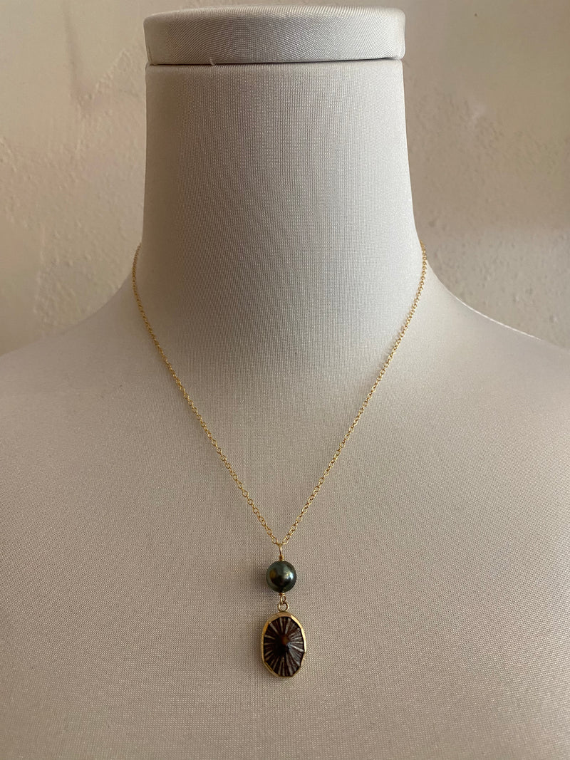 Opihi and Tahitian Pearl Necklace