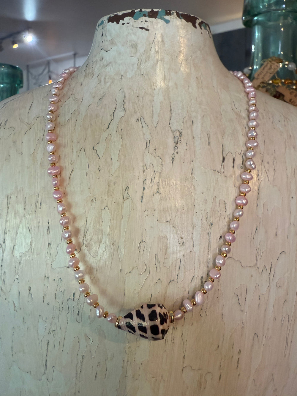 Pink Fresh Water/Hebrew Shell