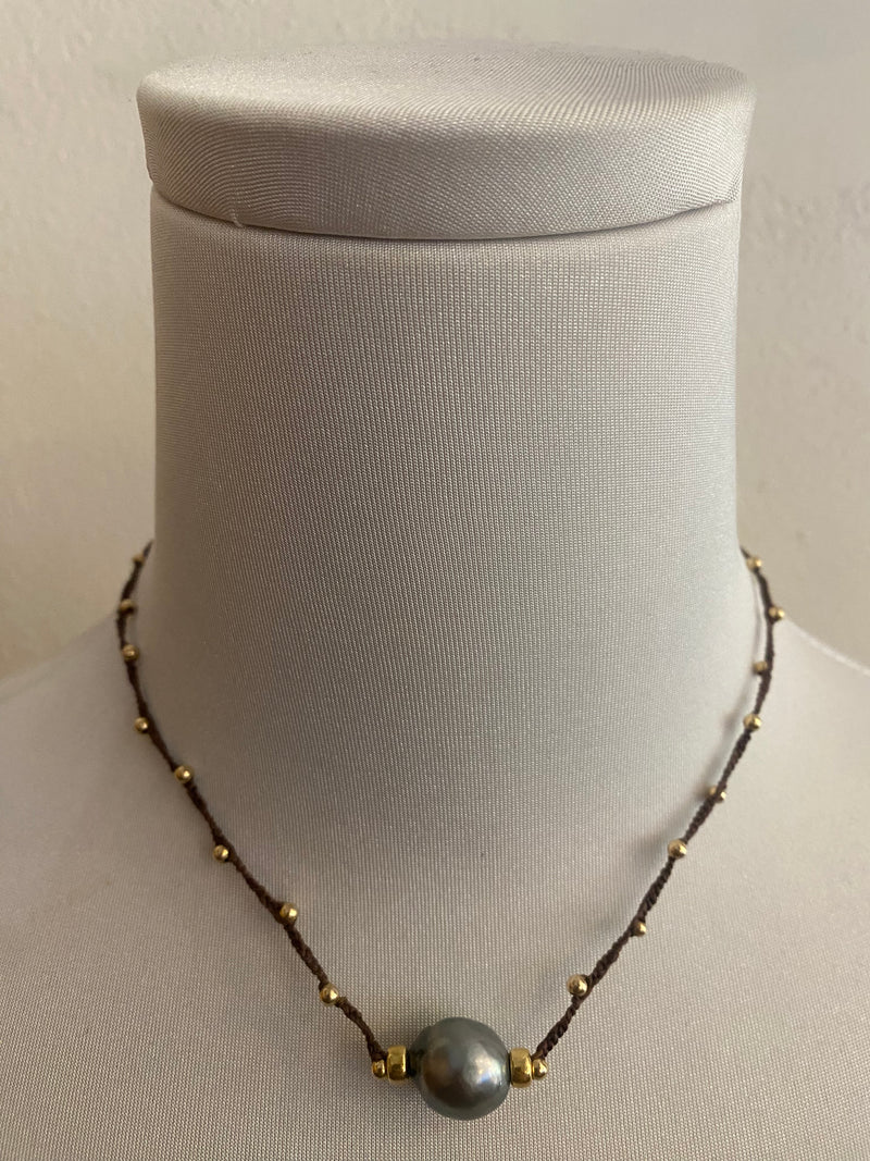 Single Tahitian Pearl With Gold Beads Necklace (l.s)