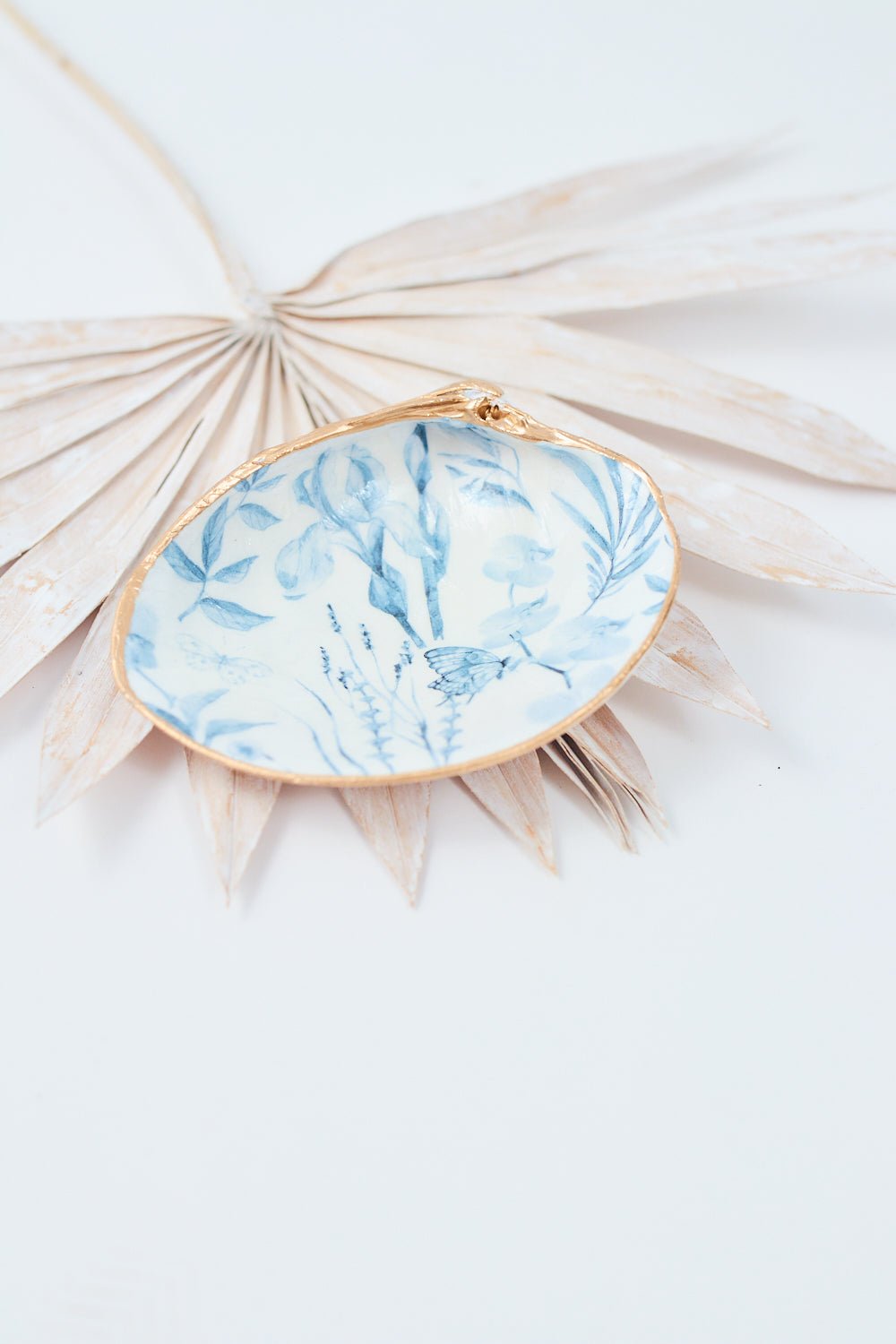 Decoupage Shells