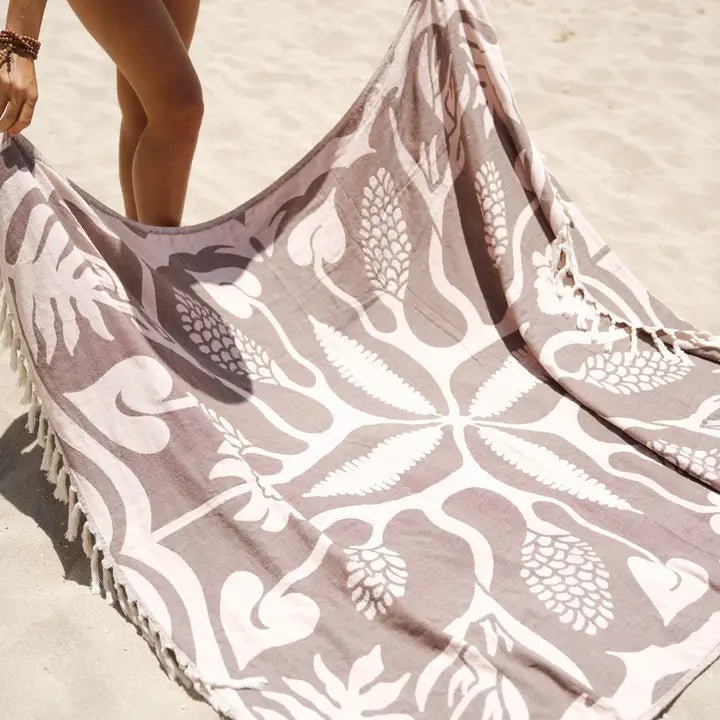 Luxurious Hawaiian Beach Towel For 2
