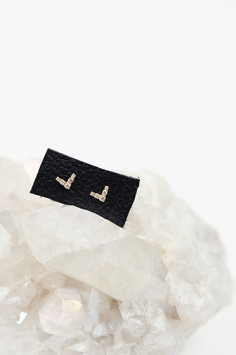 V Diamond Stud